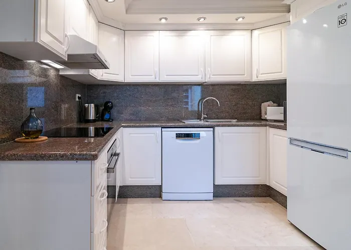 Апартаменти Beautiful 2 Bedroom Penthouse Terrazas Del Duque