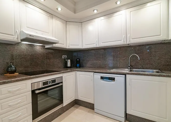 Апартаменти Beautiful 2 Bedroom Penthouse Terrazas Del Duque Адехе